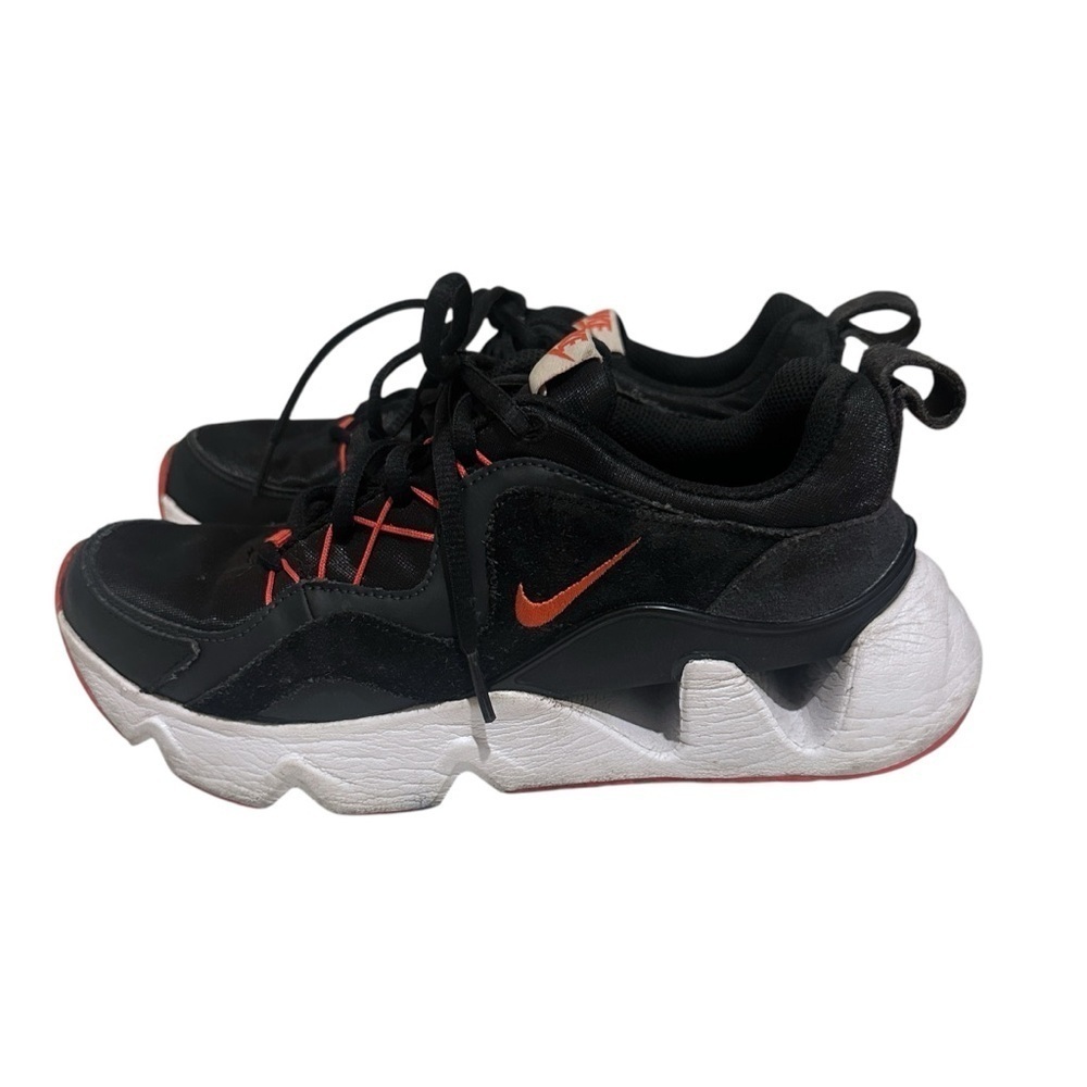 Nike RYZ 365 Bred Chunky Cutout Midsole Sneakers Black/Red Women’s 8 BQ4153-005 - Picture 4 of 8